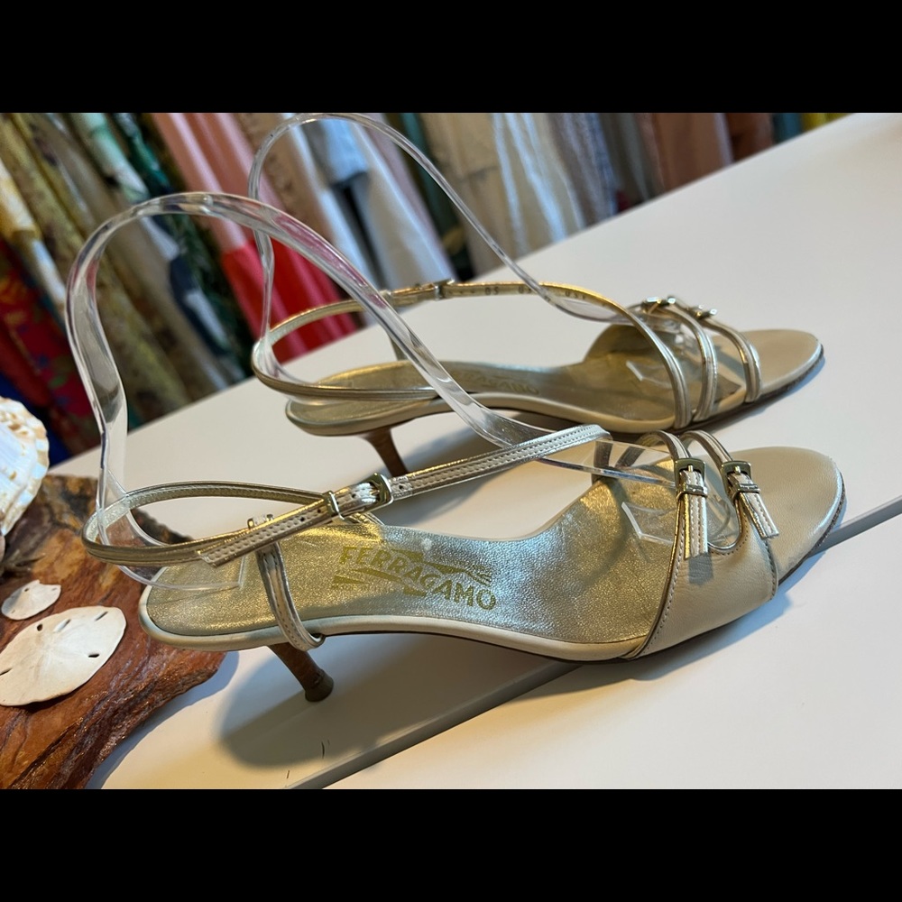 Salvatore Ferragamo Sandal Leather Sing-back